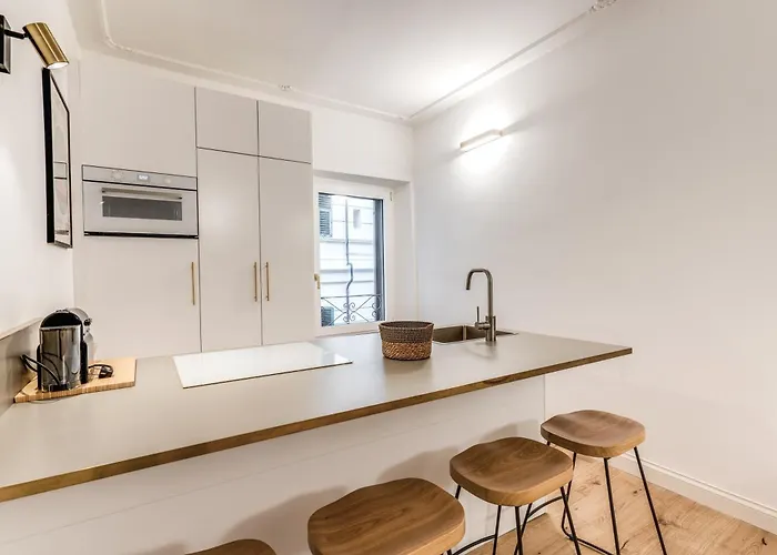 Silent 2 Bdrm Heart Of Trastevere Apartment *