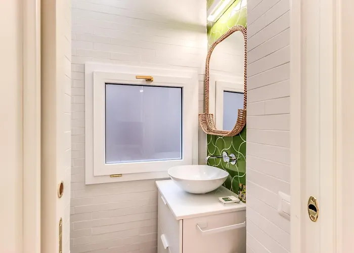 Silent 2 Bdrm Heart Of Trastevere Apartment Rom
