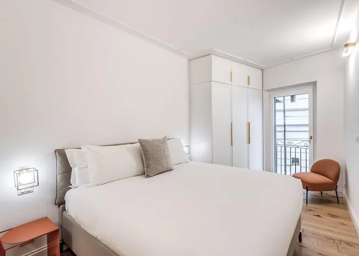 Silent 2 Bdrm Heart Of Trastevere Apartment
