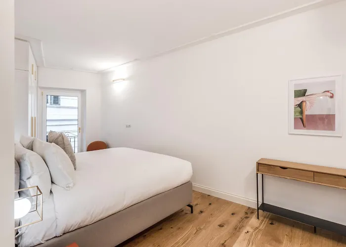 Silent 2 Bdrm Heart Of Trastevere Apartment